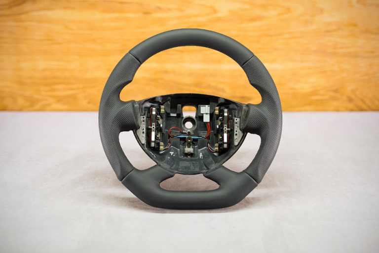 Opel Vivaro Custom steering wheel