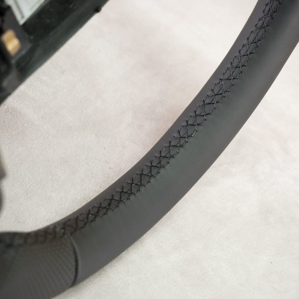 Opel Vivaro Custom steering wheel