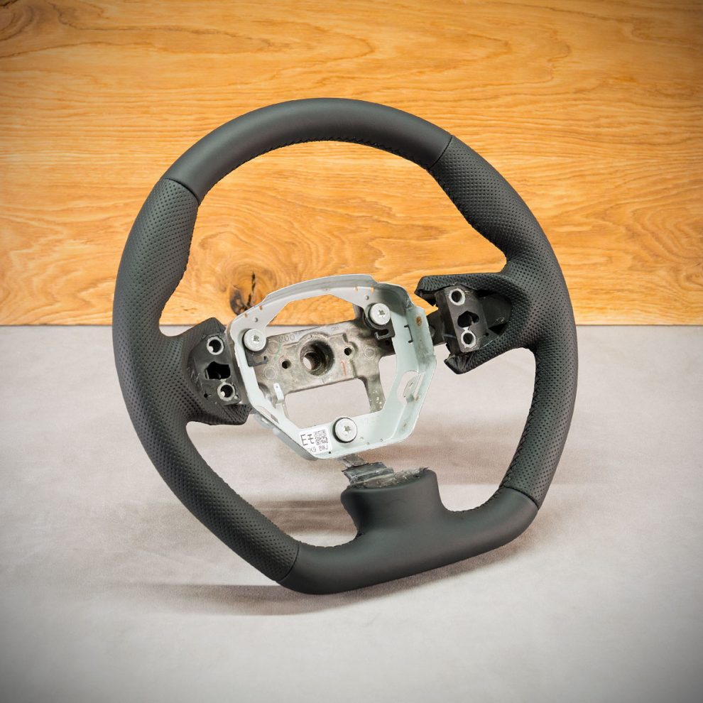 Suzuki Grand Vitara Custom steering wheel