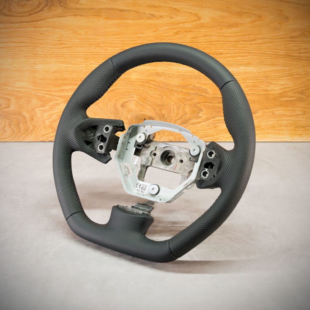 Suzuki Grand Vitara Custom steering wheel