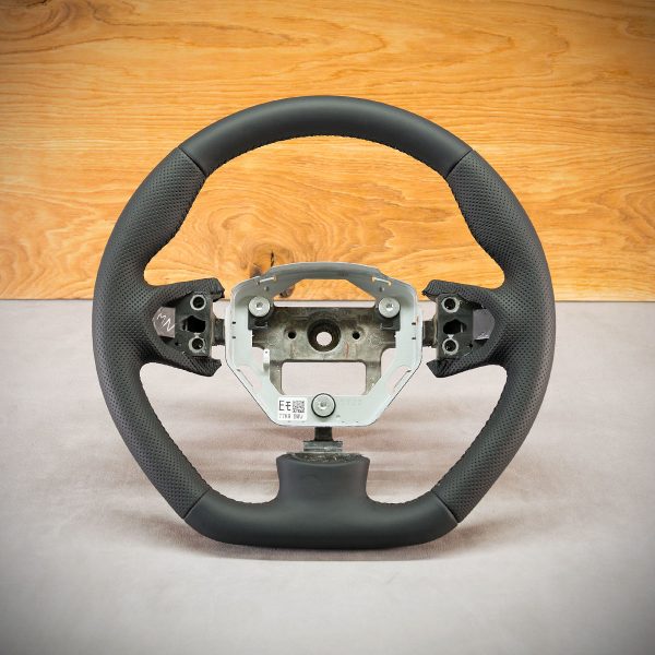 Suzuki Grand Vitara steering wheel after modification Suzuki Grand Vitara steering wheel after modification