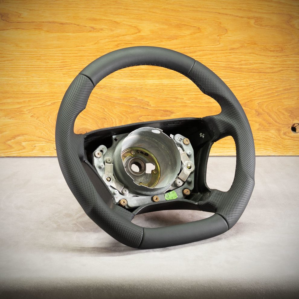 Mercedes-Benz A124 Custom steering wheel