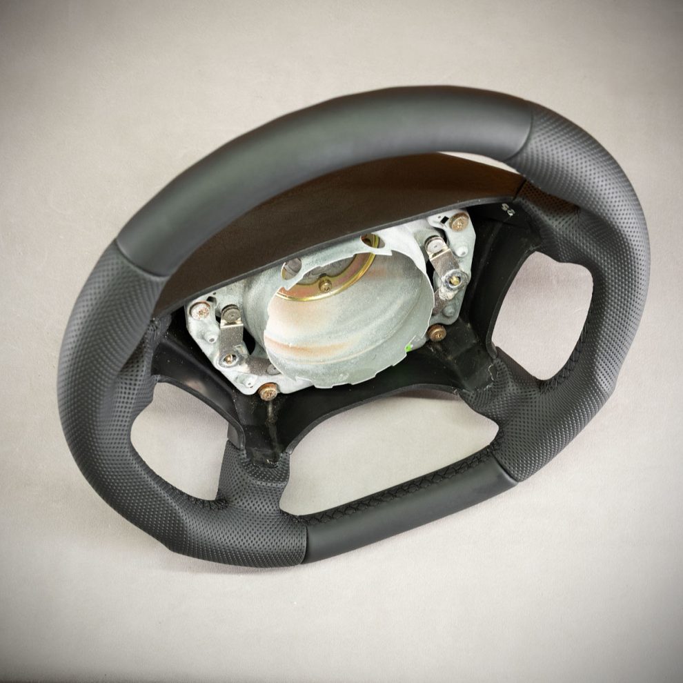 Mercedes-Benz A124 Custom steering wheel