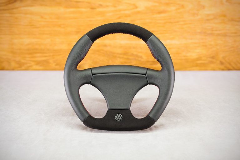 Volkswagen Golf III Custom steering wheel