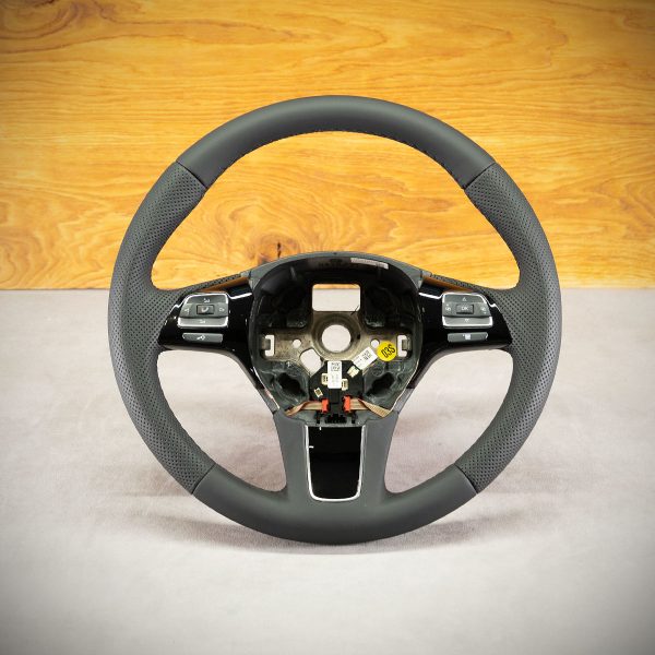 Volkswagen Touareg steering wheel after upholstery Volkswagen Touareg steering wheel after upholstery