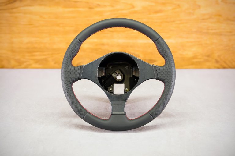 Mitsubishi Lancer (Momo) Custom steering wheel Mitsubishi Lancer (Momo) Custom steering wheel